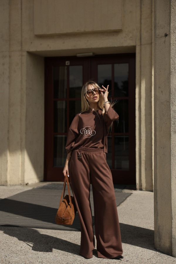 Komplet ella czekoladowy zestaw z bluzką i spodniami
