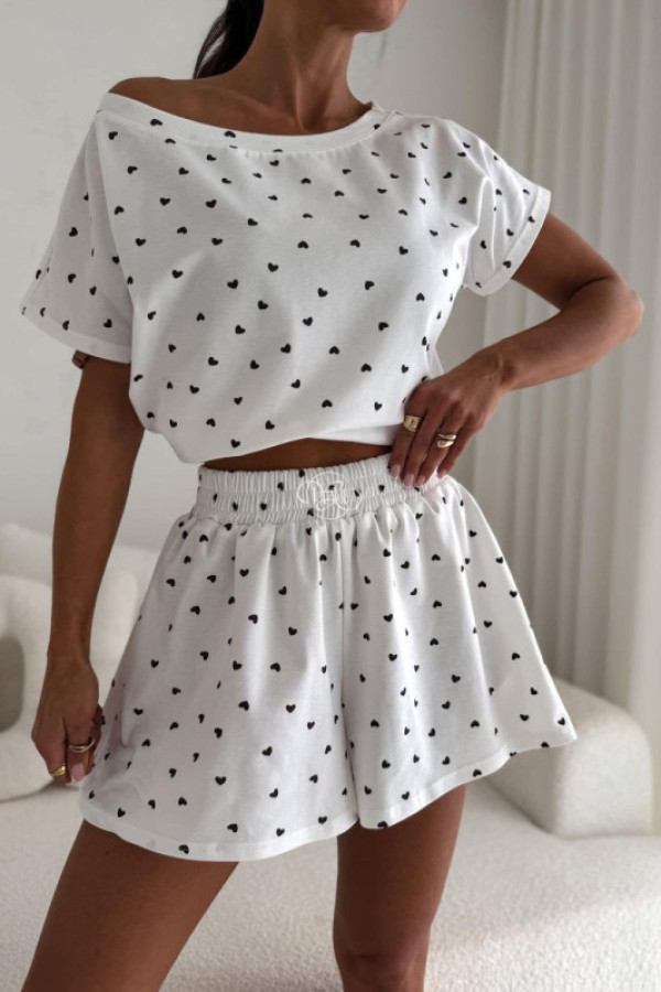 Piżamka krótka w czarne serduszka