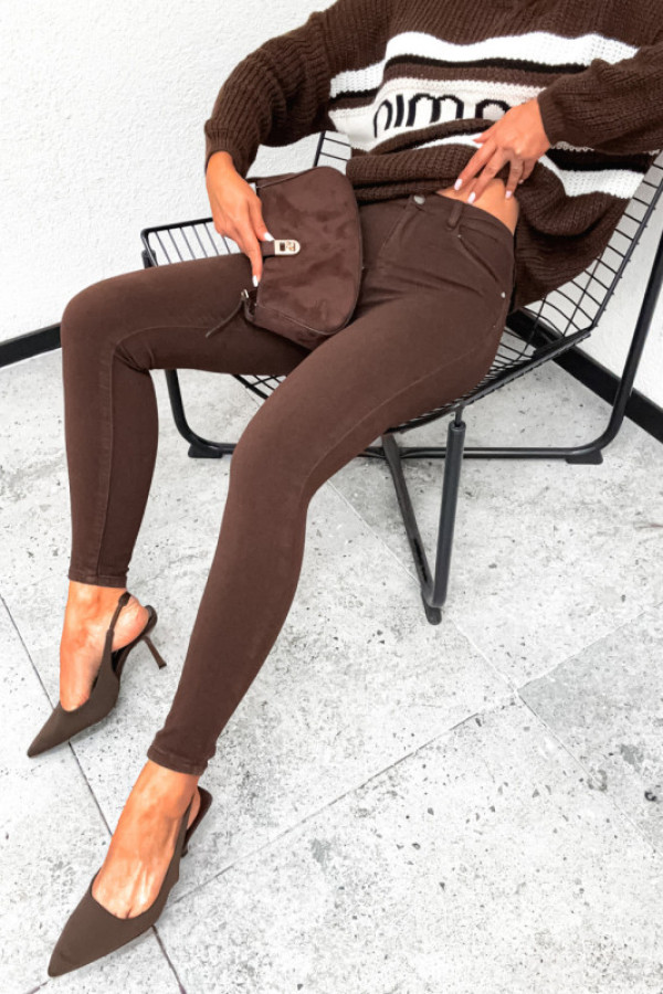 Spodnie jeansowe klasyczne brązowe chocco pushup