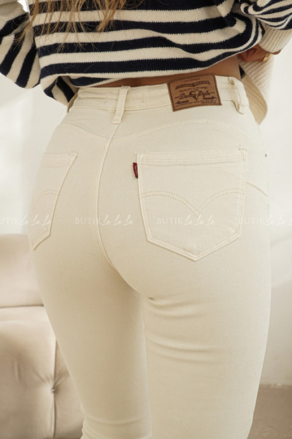 Spodnie o prostym kroju kremowe wingie