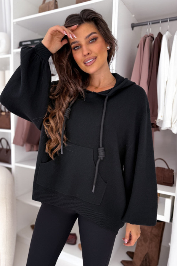 Sweterek wiskozowy z kapturem czarny karmen