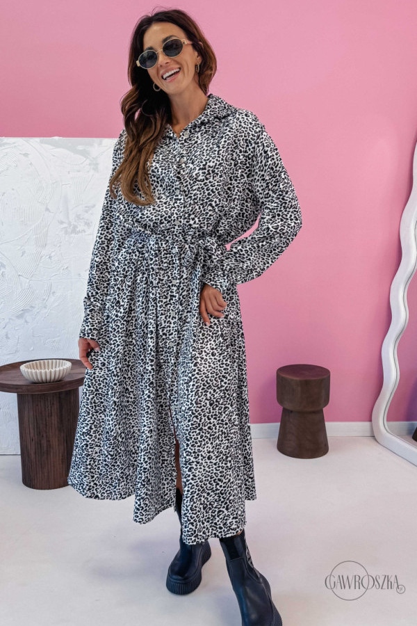 Sukienka szmizjerka kama - biała w drobną cętkę