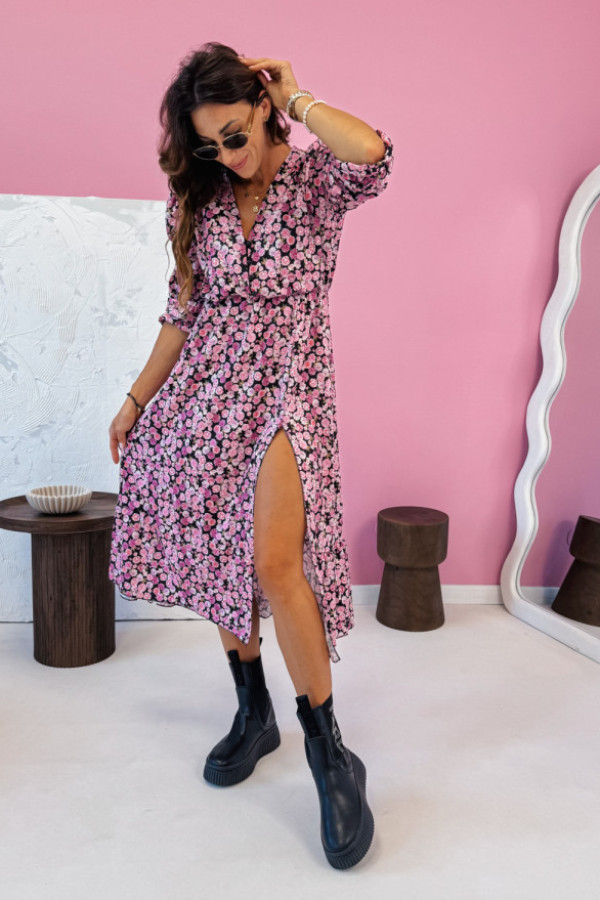 Sukienka midi klara z długim rękawem - czarna w fioletowe różyczki