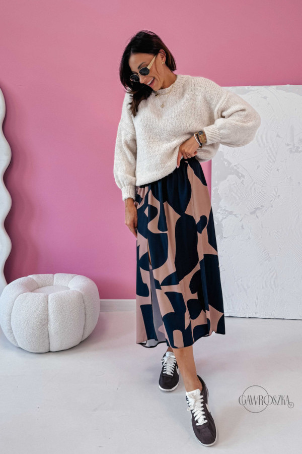 Spódnica z dwoma rozcięciami pola - czekoladowa w czarne wzory