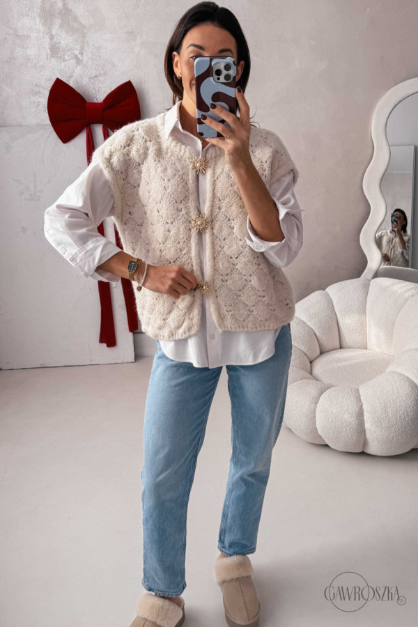 Bezrękawnik z broszkami