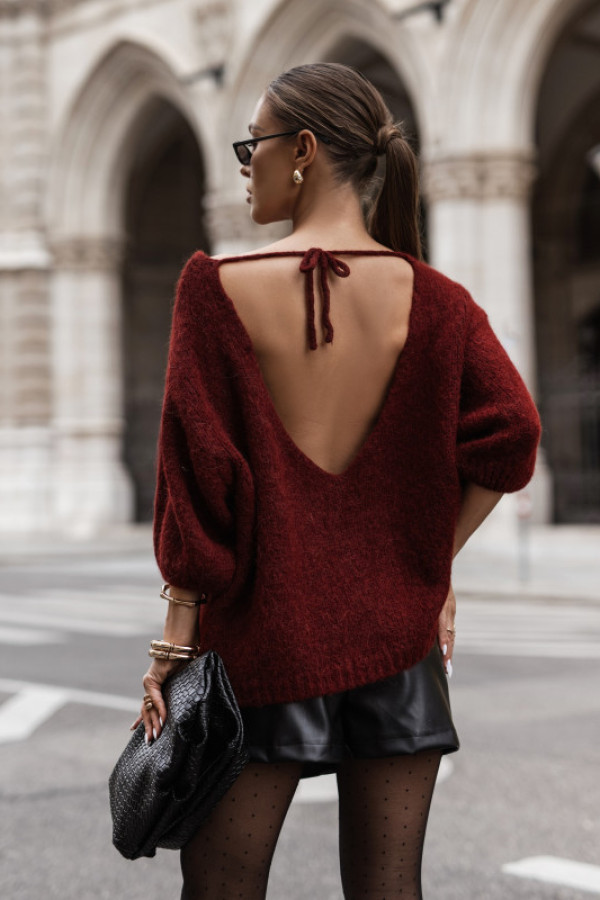 Bordowy sweter z z alpaki suri z odkrytymi plecami i wiązaniem – oversize premium