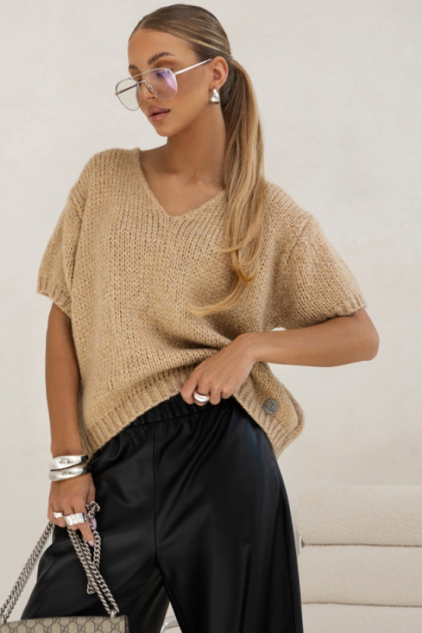 Beżowy sweter z dodatkiem moheru z krótkim rękawem oversize cocomore