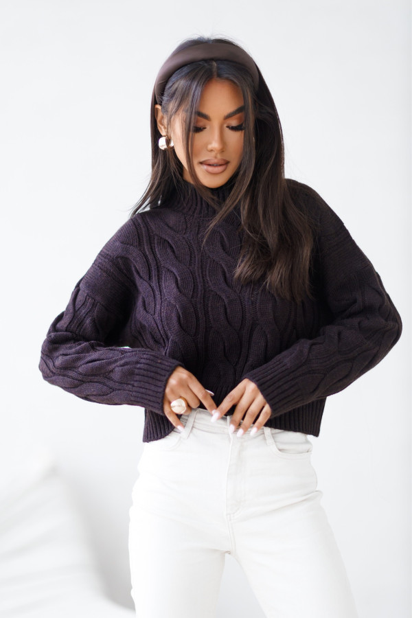 Krótki sweter damski ze splotem warkocz madame sue czekoladowy