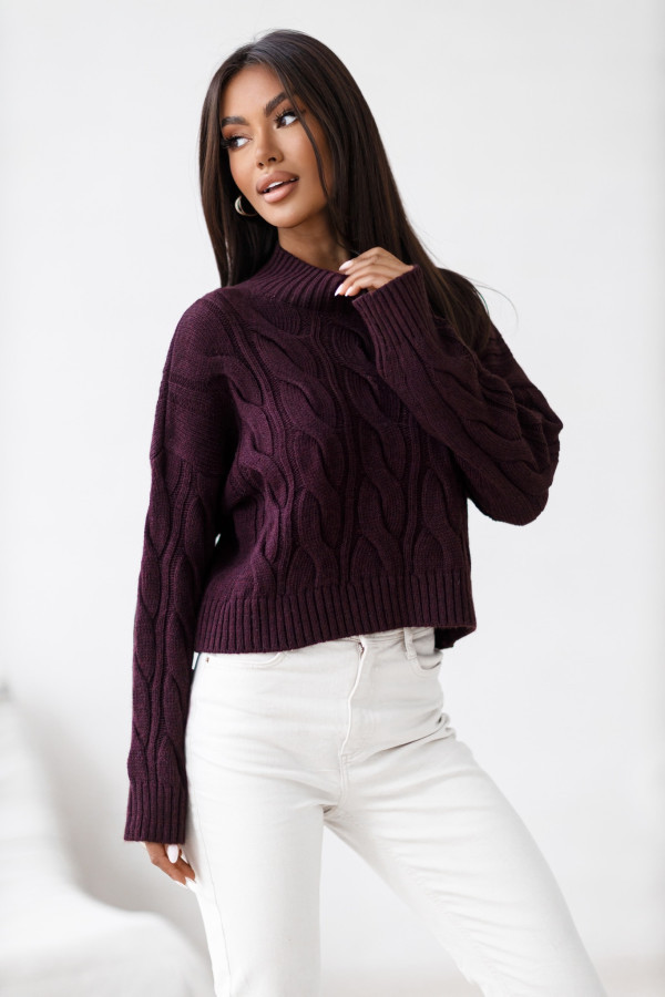 Krótki sweter damski ze splotem warkocz madame sue śliwkowy