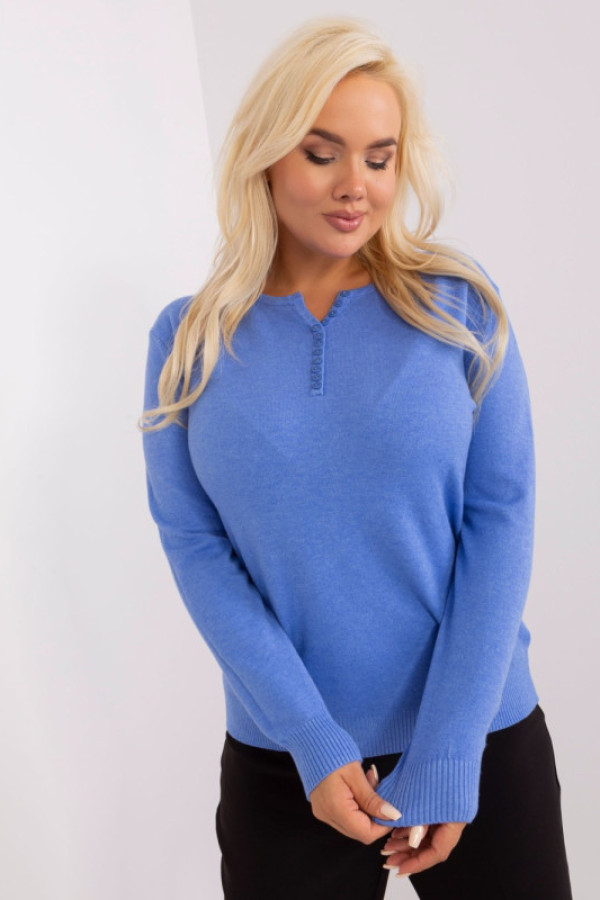 Milutki sweterek plus size w kolorze niebieskim dekolt guziczki abby