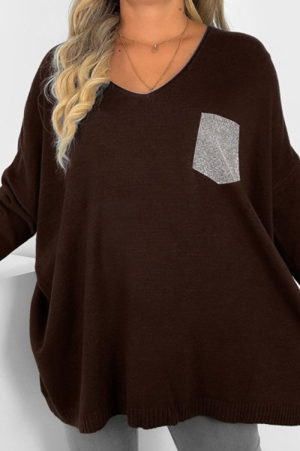 Mega oversize sweter damski w kolorze czekoladowym dekolt v kieszonka luiza