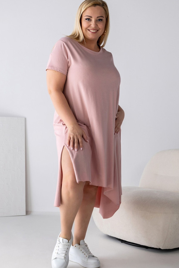 Asymetryczna sukienka plus size w kolorze pudrowym długie boki kieszenie lissa