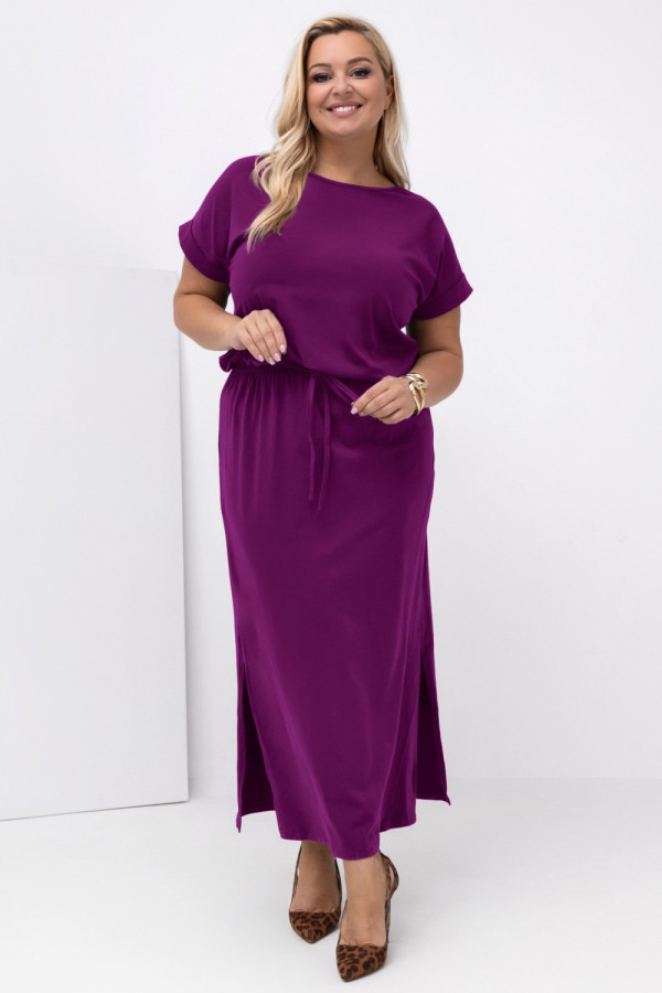 Długa sukienka plus size w kolorze amarantowym z rozcięciami tatiana