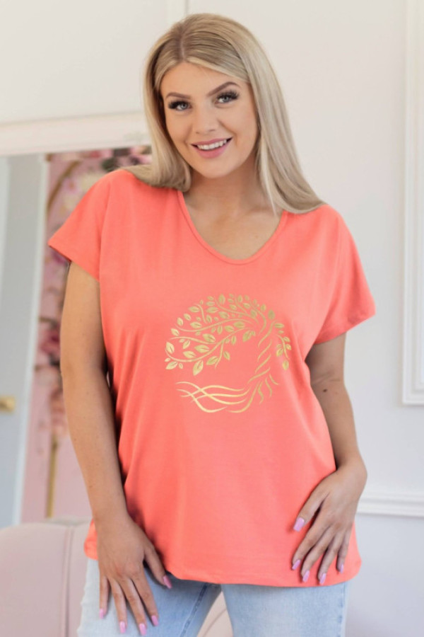 T-shirt damski plus size w kolorze morelowym dekolt w serek złoty nadruk drzewo