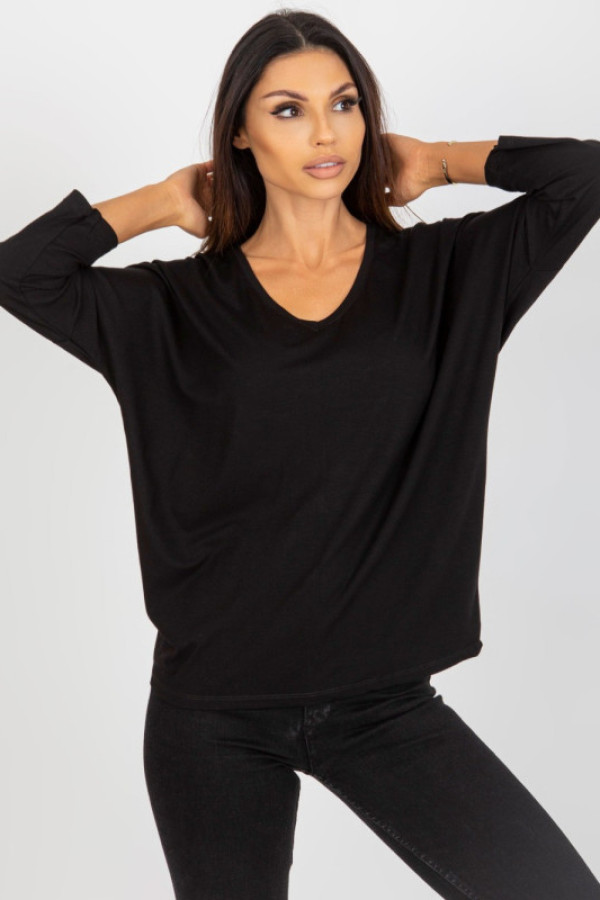 Bluzka damska plus size w kolorze czarnym z wiskozy w serek zuria