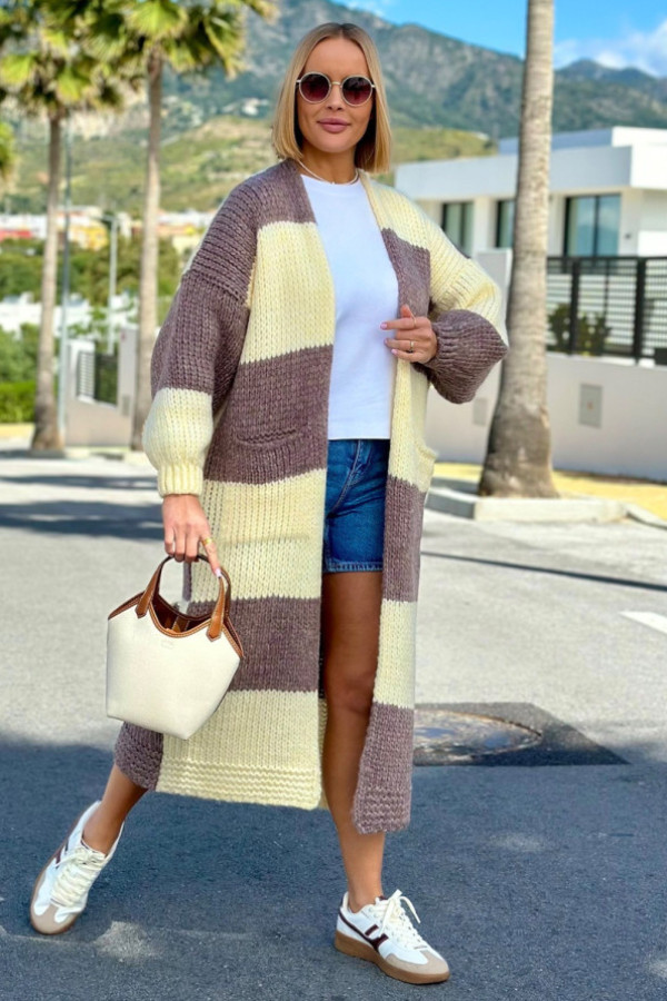 Długi kardigan w kolorze mokka-kremowy z kieszeniami munir