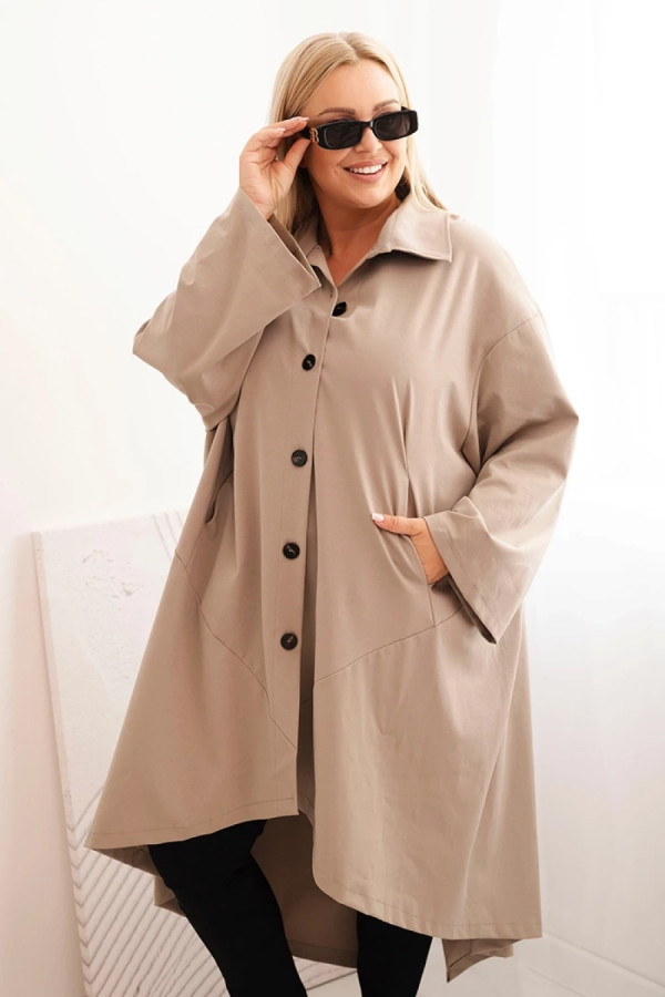 Narzutka plus size punto w kolorze beż fango z kołnierzem guziki dłuższy tył barcelona