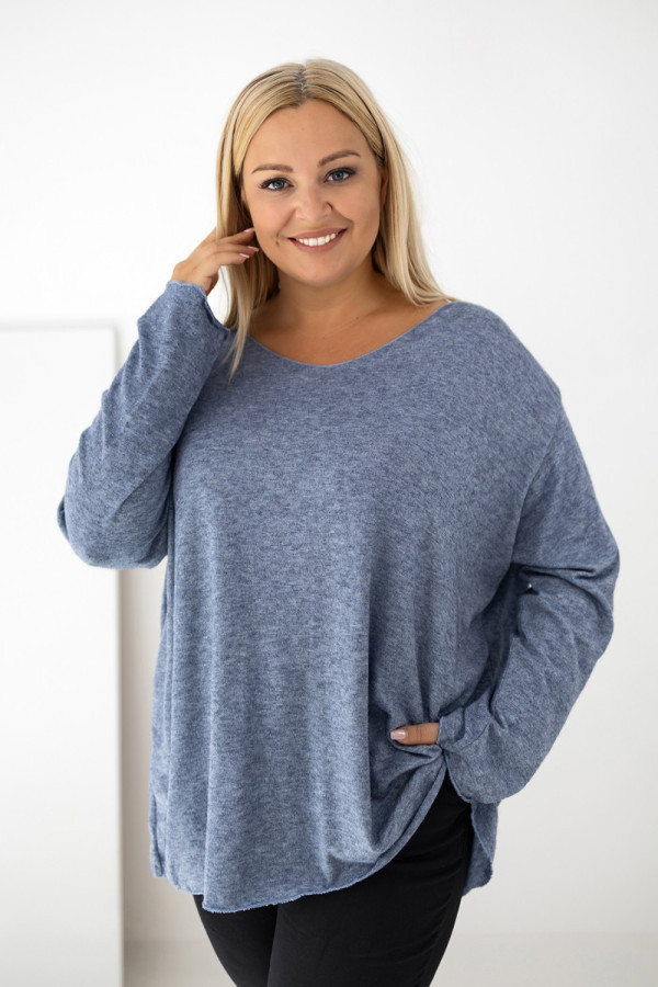 Milutki sweter damski oversize w kolorze denim dekolt w serek inka