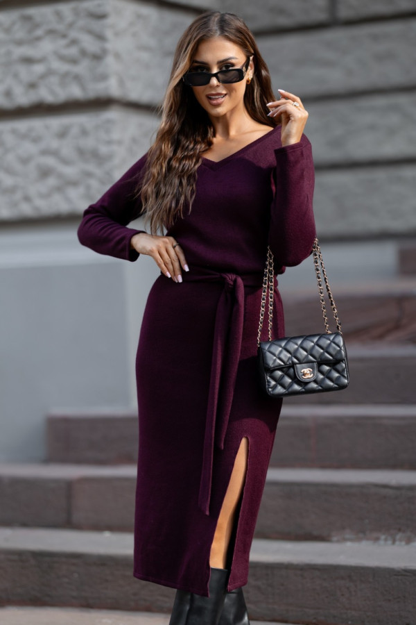 Sukienka w kolorze burgundowym z rozcięciem v-dekolt wiązanie evelyn