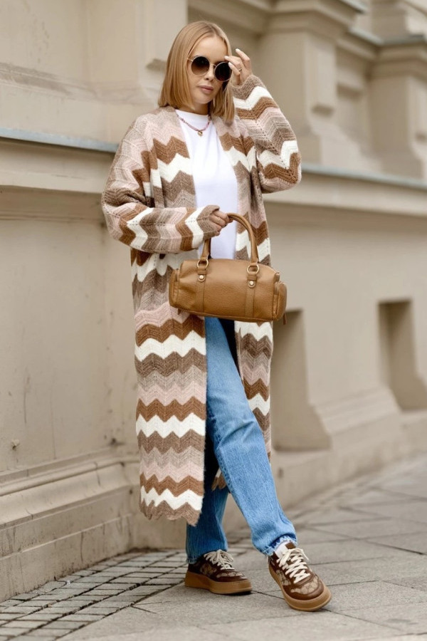 Długi kolorowy kardigan w kolorze ecru + beż latte z kieszeniami wzór zygzaki fregi