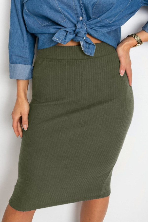 Ołówkowa spódnica plus size w kolorze khaki wysoki stan prążki tebi