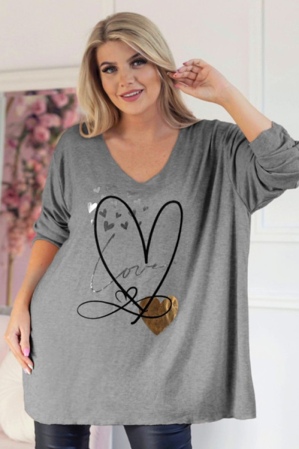 Milutki sweter damski oversize w kolorze grafitowym nadruk serduszka wilsy