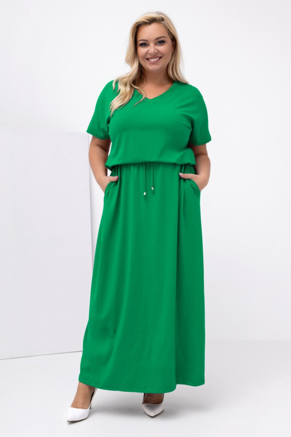 Długa sukienka plus size w kolorze zielonym kieszenie dekolt v-neck indiana