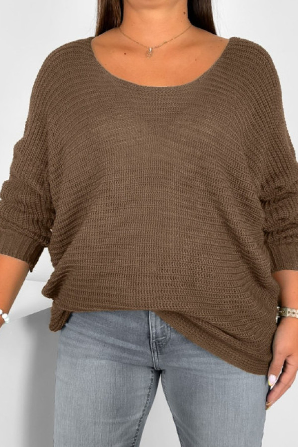 Lekki sweter oversize w kolorze brązowym nietoperz zefir