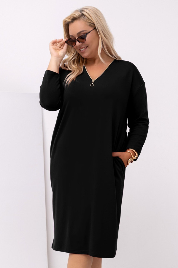 Sukienka plus size w kolorze czarnym kieszenie dekolt na zamek ruta