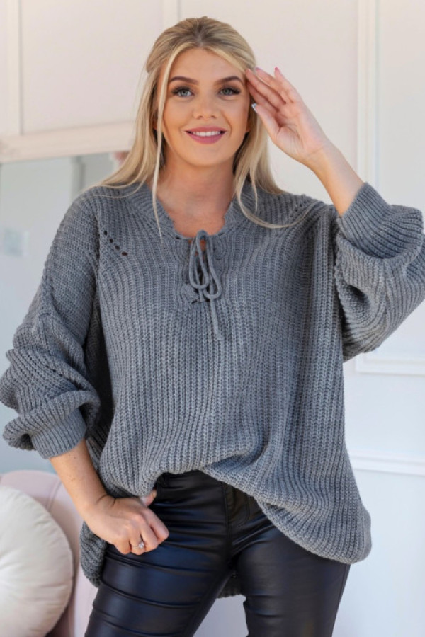 Długi sweter damski oversize w kolorze grafitowym sznurowany dekolt dante