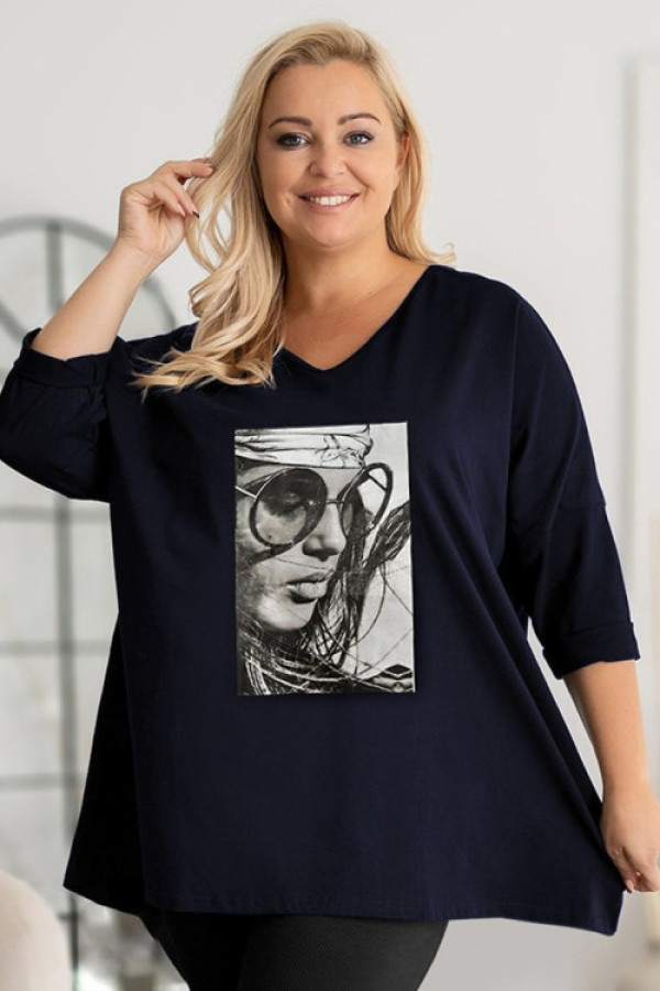 Tunika plus size w kolorze granatowym oversize dekolt v nadruk kobiety jolly