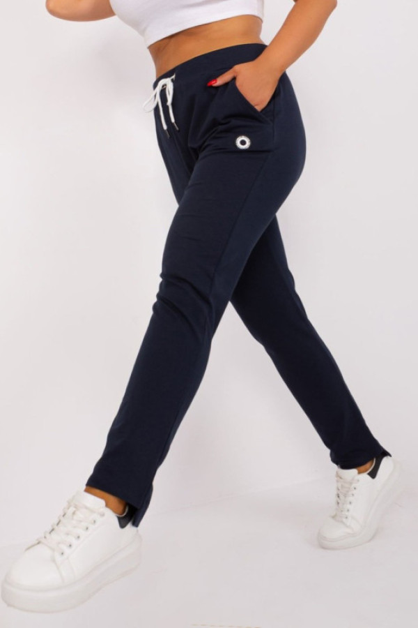 Spodnie dresowe damskie w kolorze granatowym plus size basic rami