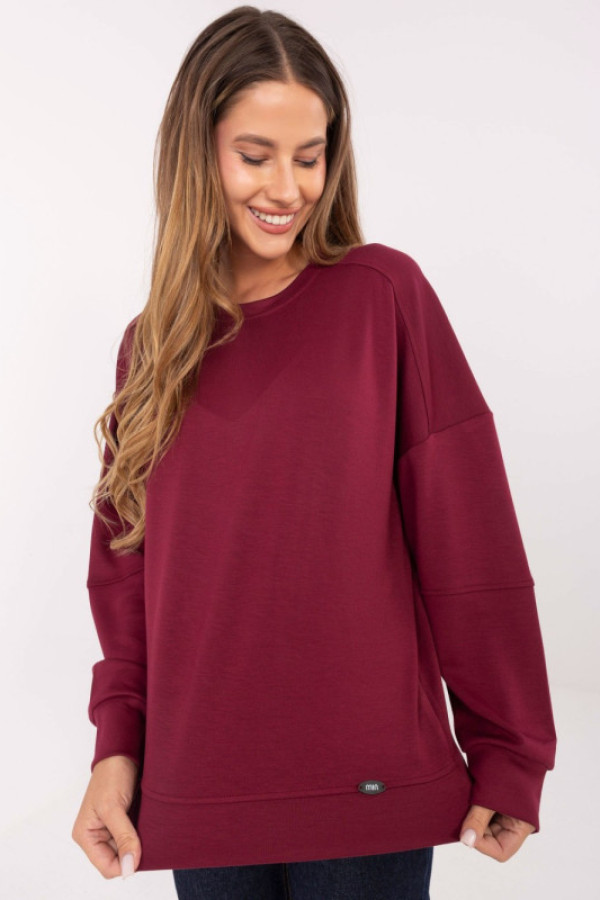 Bluza damska masełko w kolorze burgundowym okrągły dekolt dłuższy tył naszywka nida