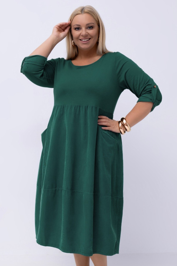 Sukienka plus size w kolorze butelkowej zieleni sztruksowy dół kieszenie britney