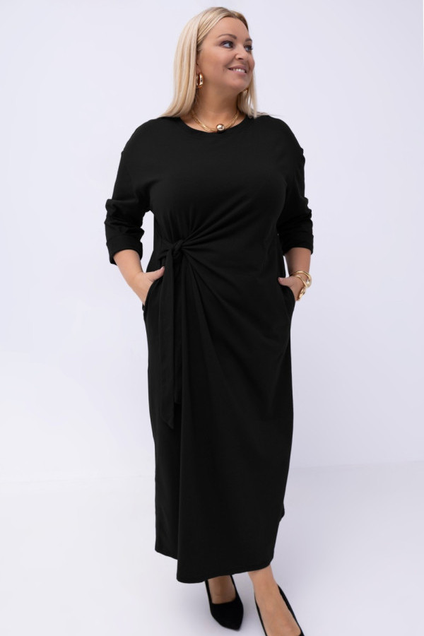 Sukienka plus size z wiązaniem w kolorze czarny z kieszeniami hontas