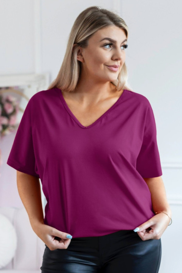 T-shirt damski plus size w kolorze amarantowym dekolt w serek foxi