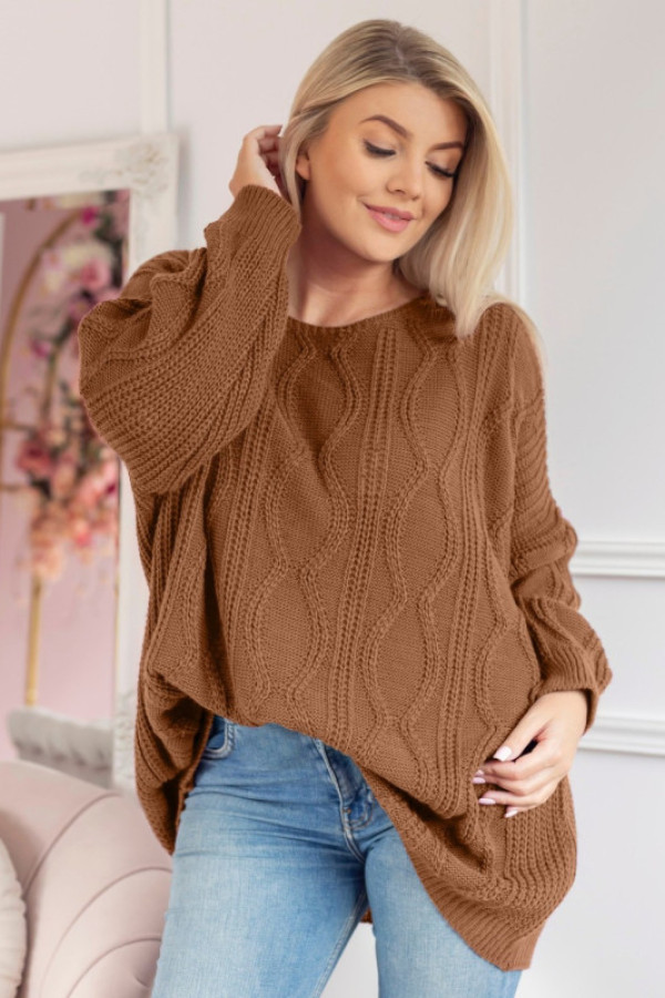 Sweter damski oversize w kolorze karmelowym długi rękaw ozdobny wzór odetta