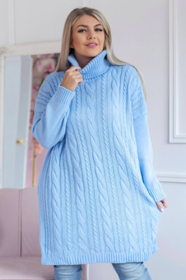 Długi sweter sukienka w kolorze błękitnym z golfem karmen