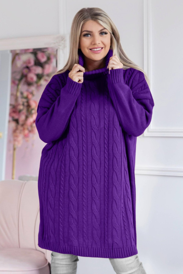 Długi sweter sukienka w kolorze jagodowym z golfem karmen