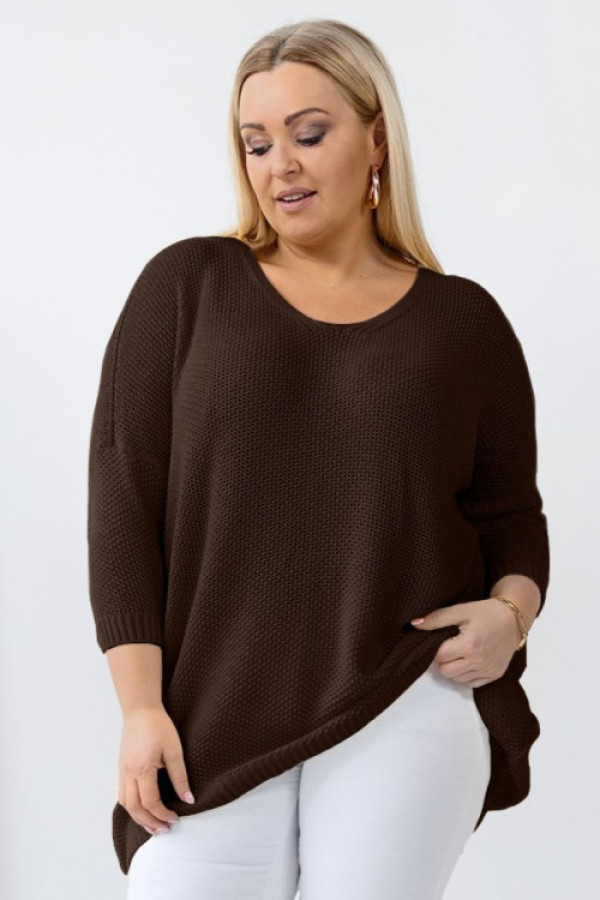 Mega oversize sweter damski w kolorze czekoladowym dekolt v wzór ryżyk luis