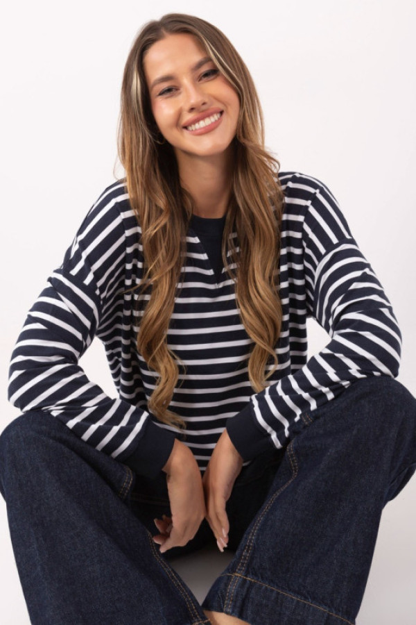 Lekka bluzka damska plus size w kolorze granatowo-białym paski etan