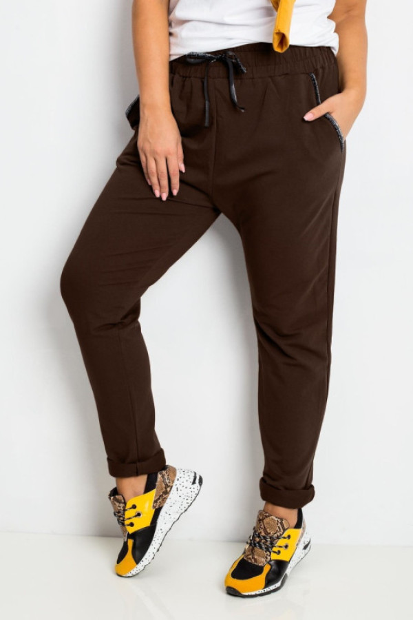 Spodnie dresowe damskie w kolorze czekoladowym plus size basic lucky