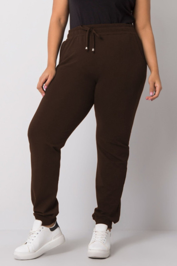 Spodnie dresowe damskie w kolorze czekoladowym plus size basic