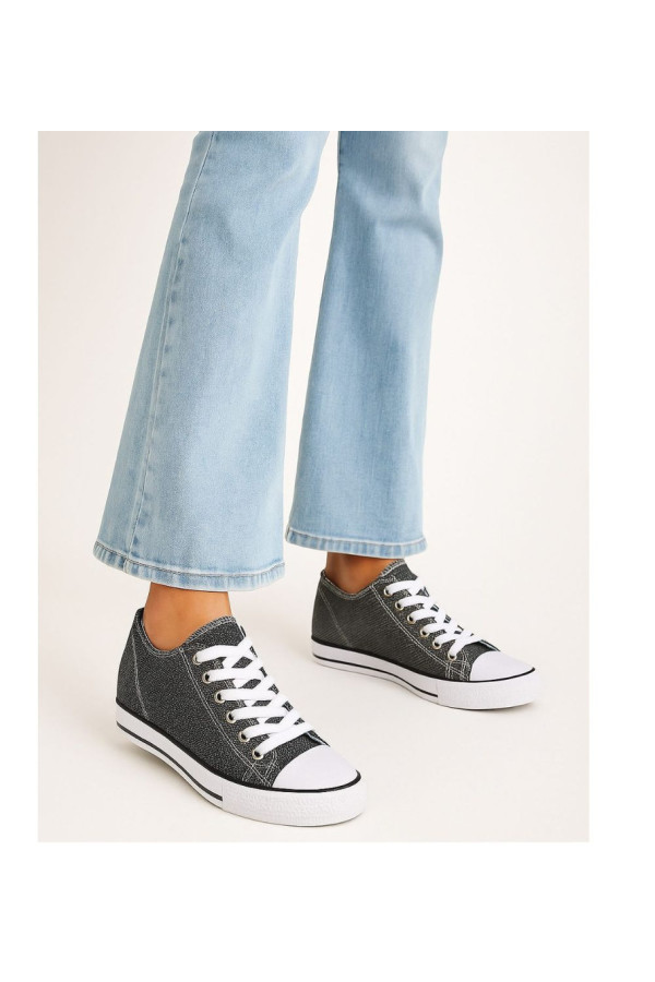 Czarne wiązane trampki sneakersy na niskim koturnie