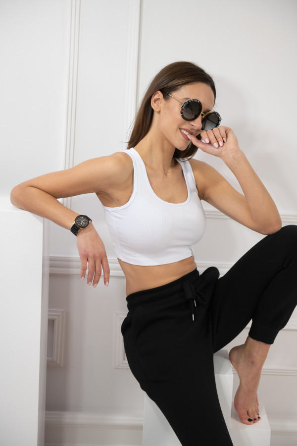 Krop top - krótki top prążek na grubych ramiączkach, z okrągłym dekoltem - biały