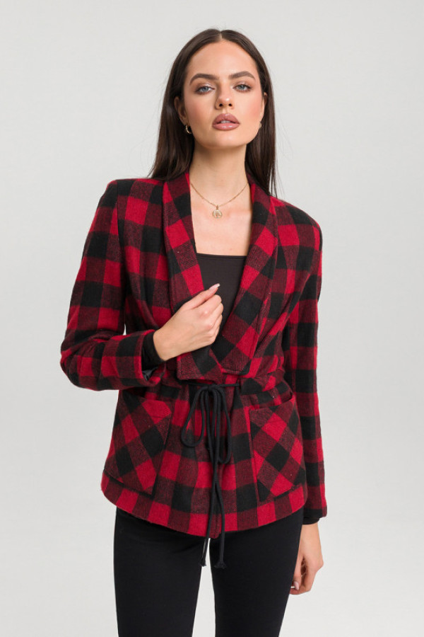 Marynarka scarlet – czerwona krata z wiązaniem w talii