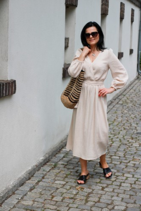 Sukienka kopertowa beżowa daria