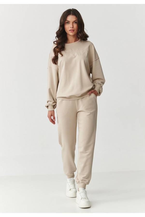Komplet dresowy z haftowanym logo jasny beż m889