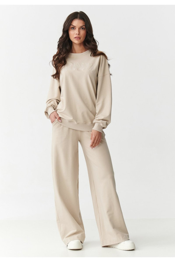 Komplet dresowy z szerokimi nogawkami i haftowaną aplikacją jasny beż m890