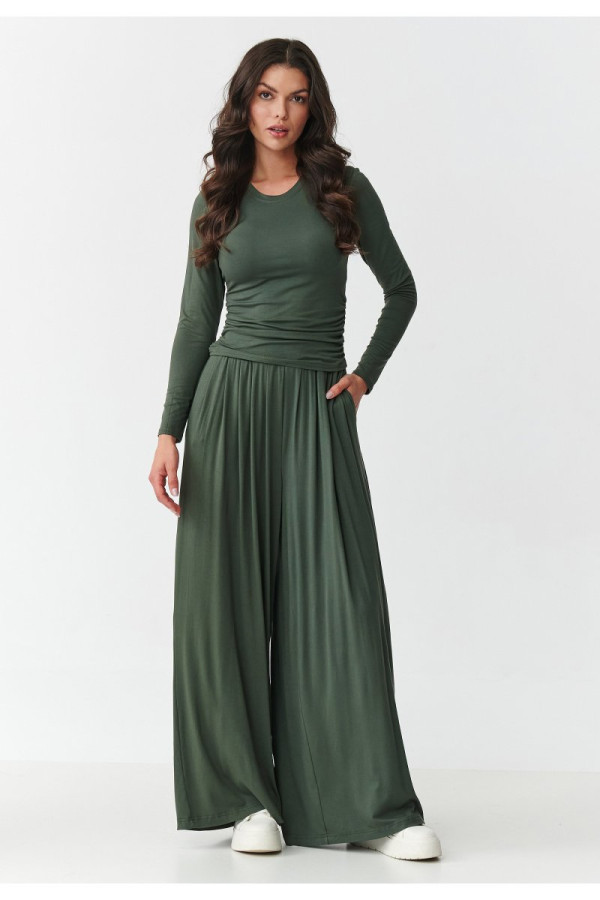 Komplet wiskozowy z marszczoną bluzką i szerokimi spodniami khaki m892